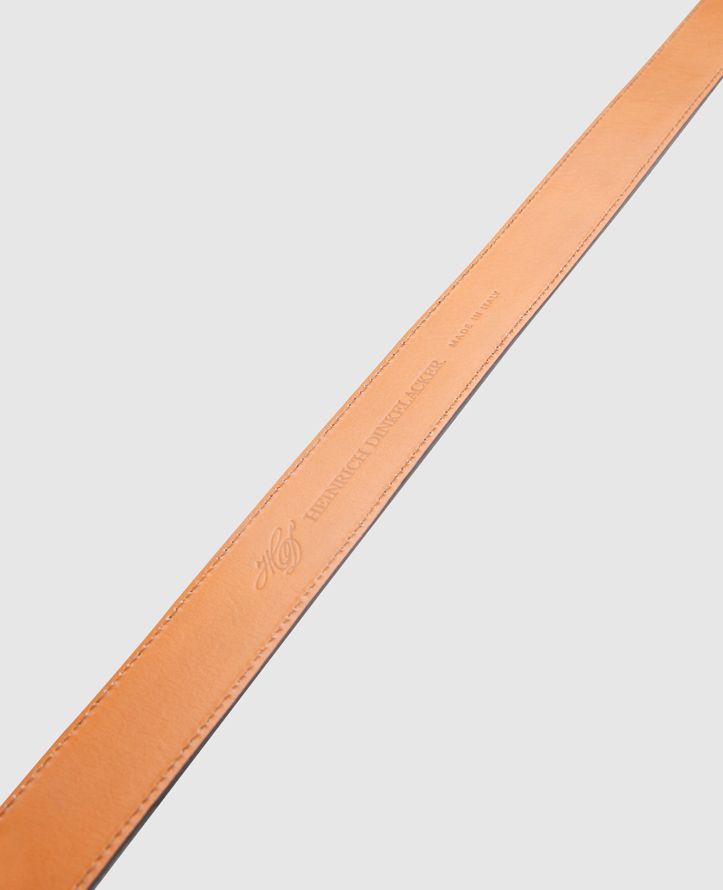 Bence Plain V - Black